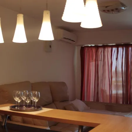 Seaside Piano Bar Apartment *